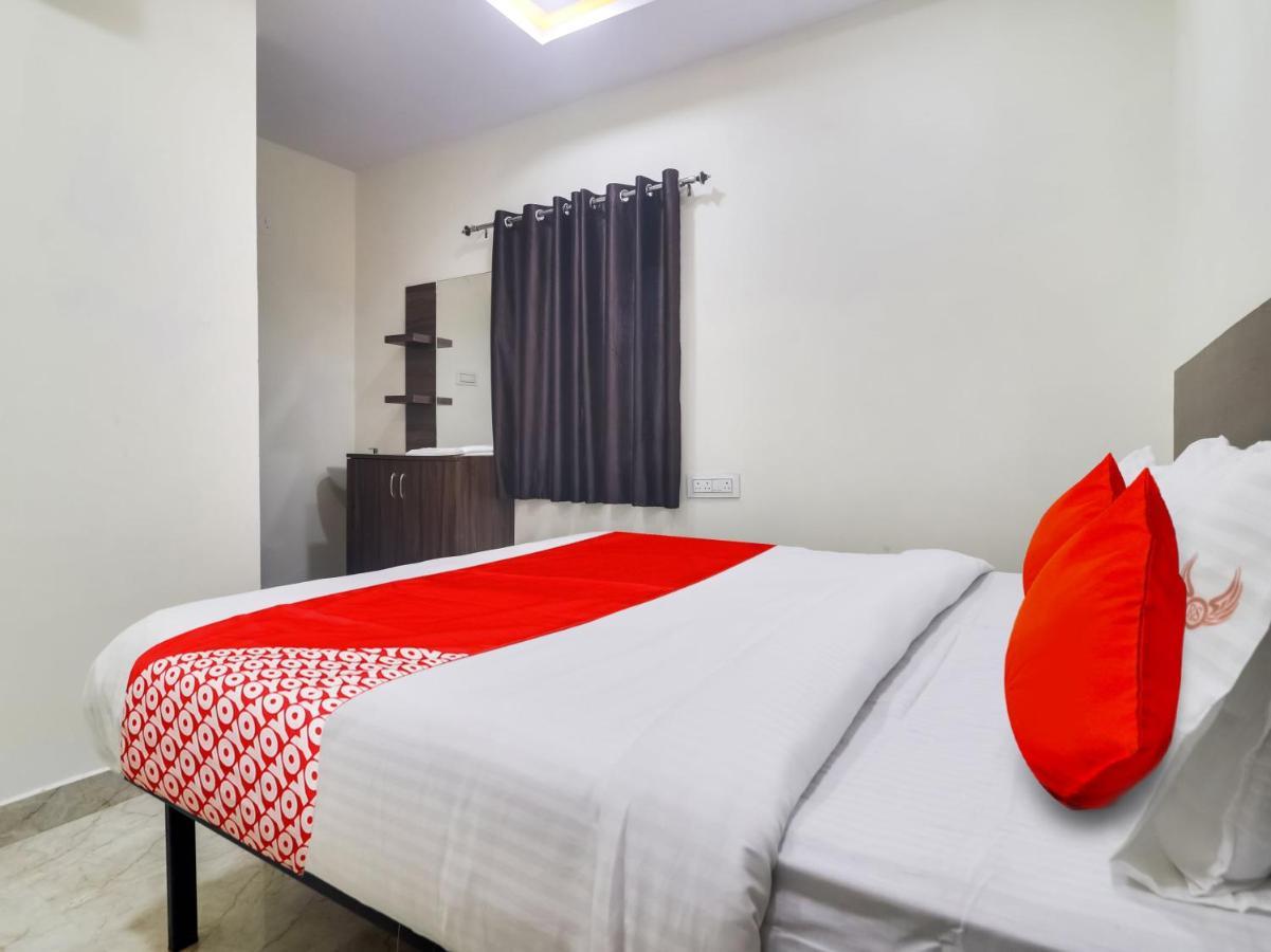 Hotel O Red Stone Hotels Hyderabad Eksteriør billede