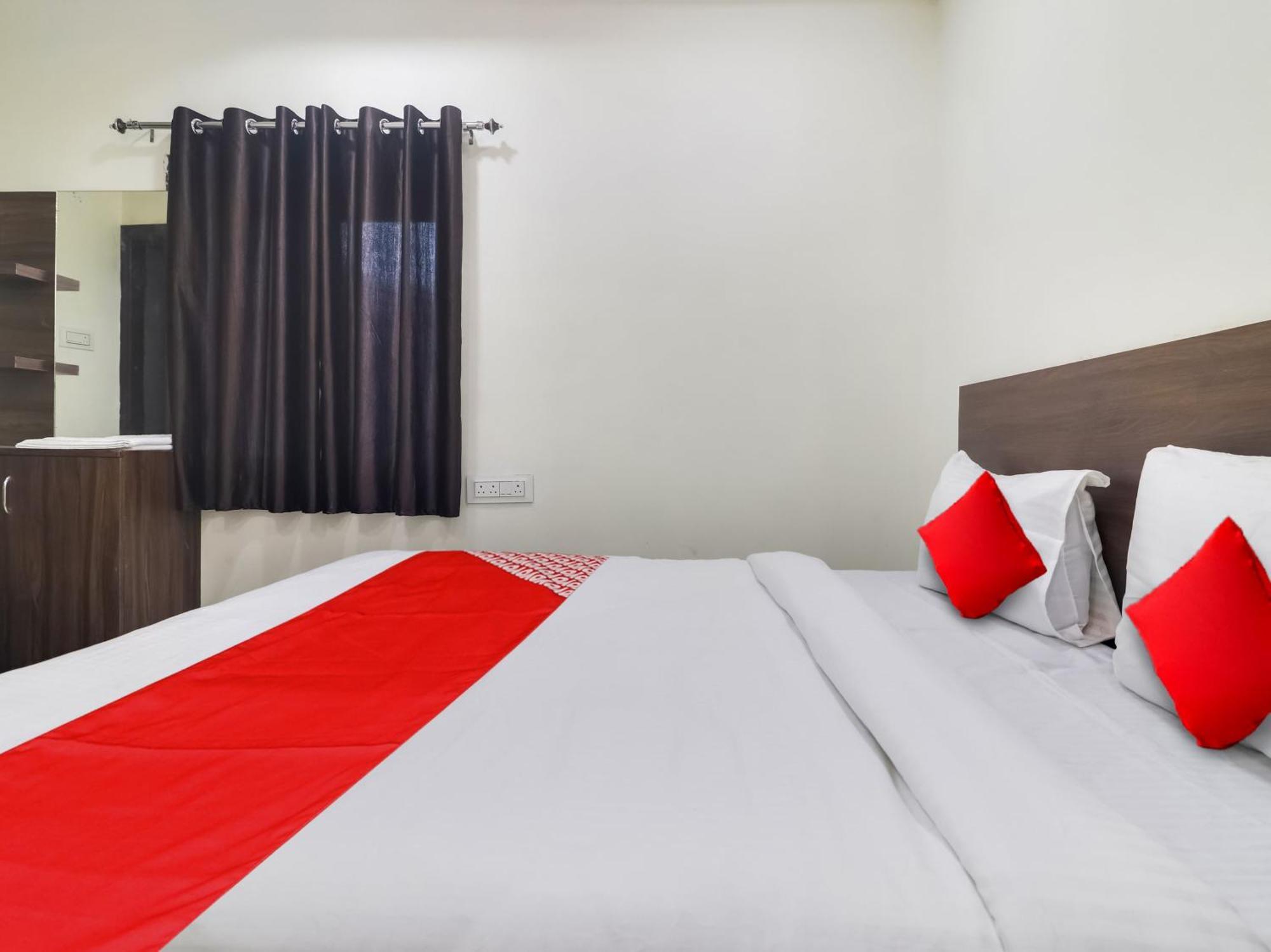 Hotel O Red Stone Hotels Hyderabad Eksteriør billede