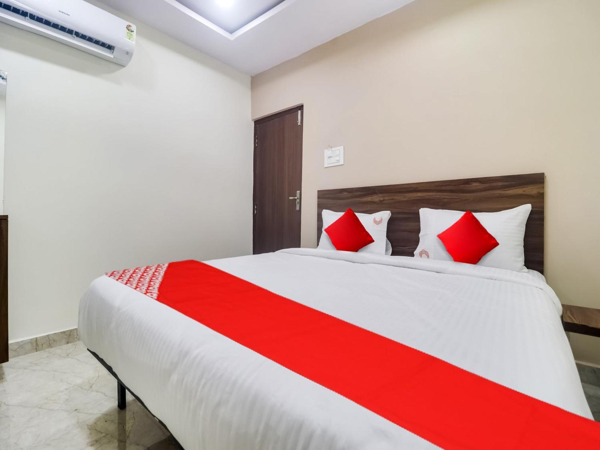 Hotel O Red Stone Hotels Hyderabad Eksteriør billede