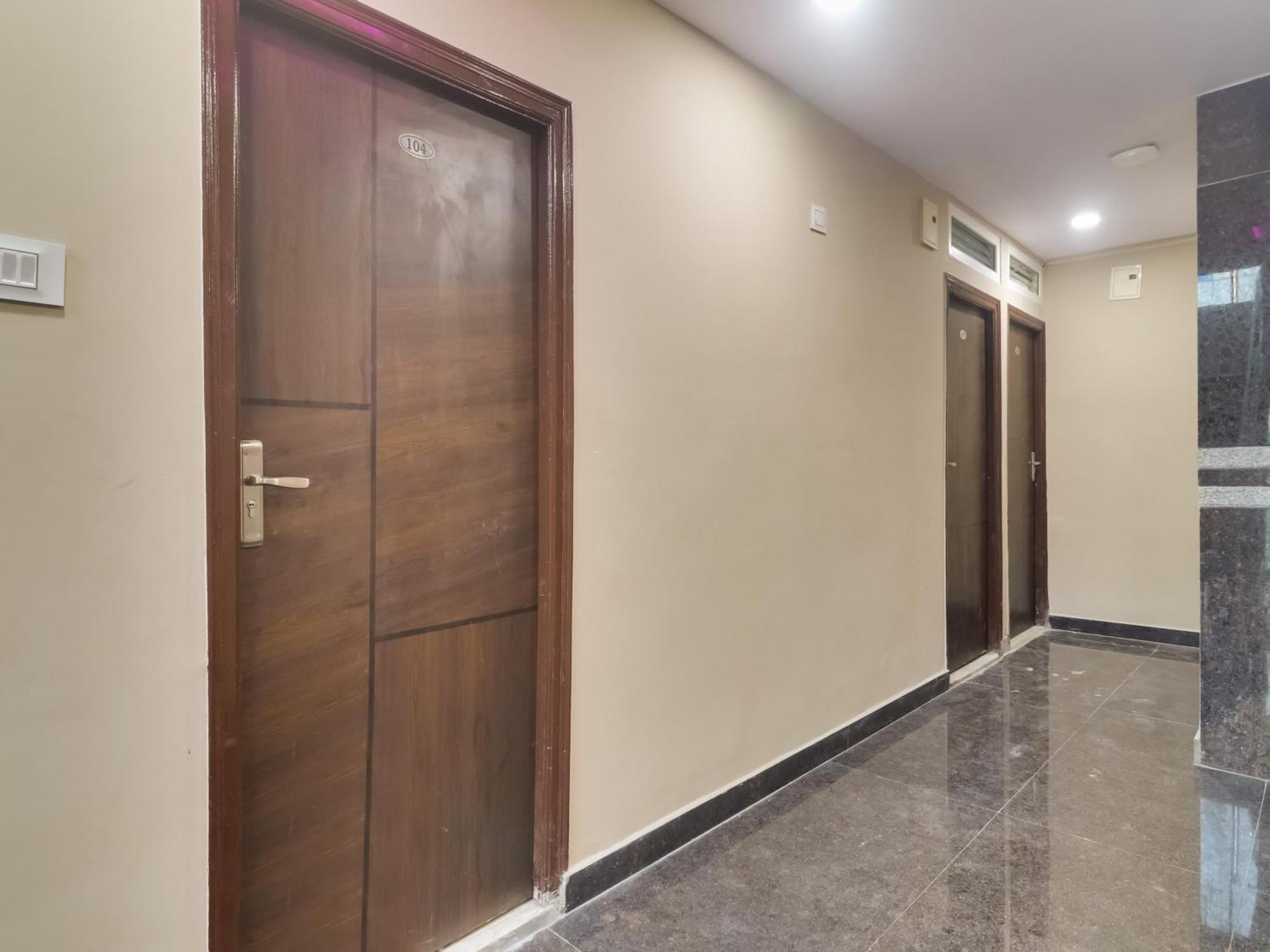 Hotel O Red Stone Hotels Hyderabad Eksteriør billede