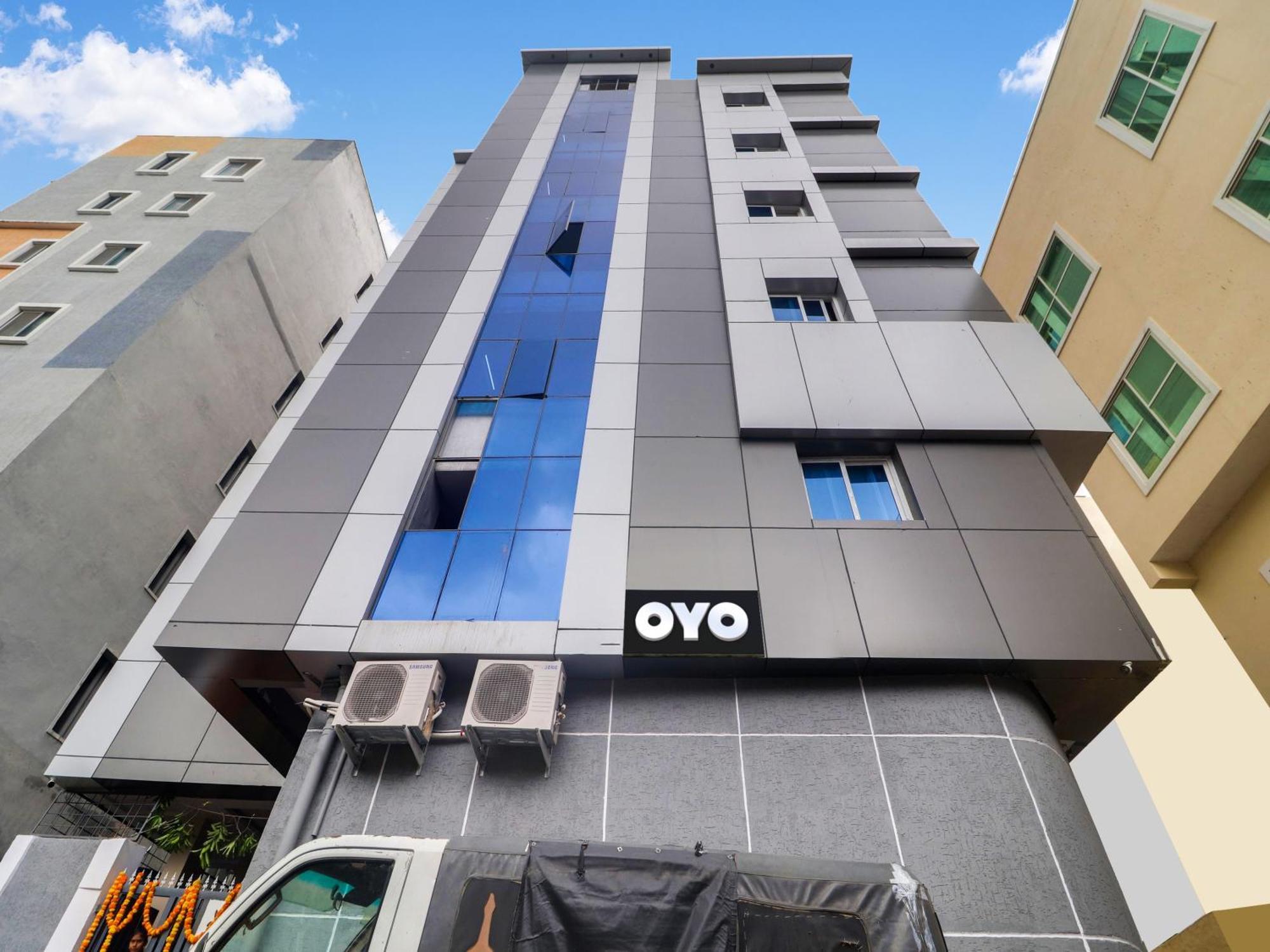 Hotel O Red Stone Hotels Hyderabad Eksteriør billede