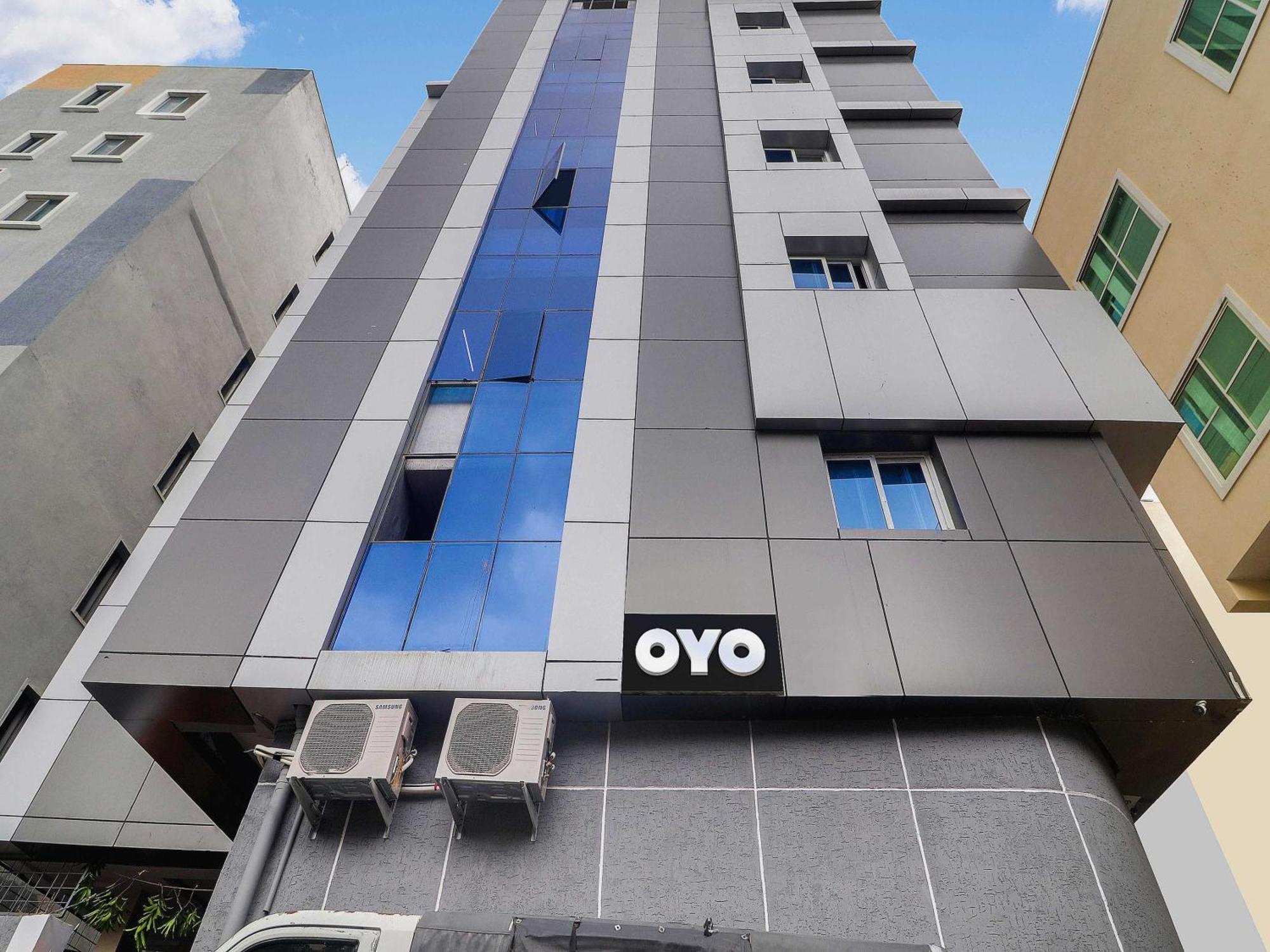 Hotel O Red Stone Hotels Hyderabad Eksteriør billede
