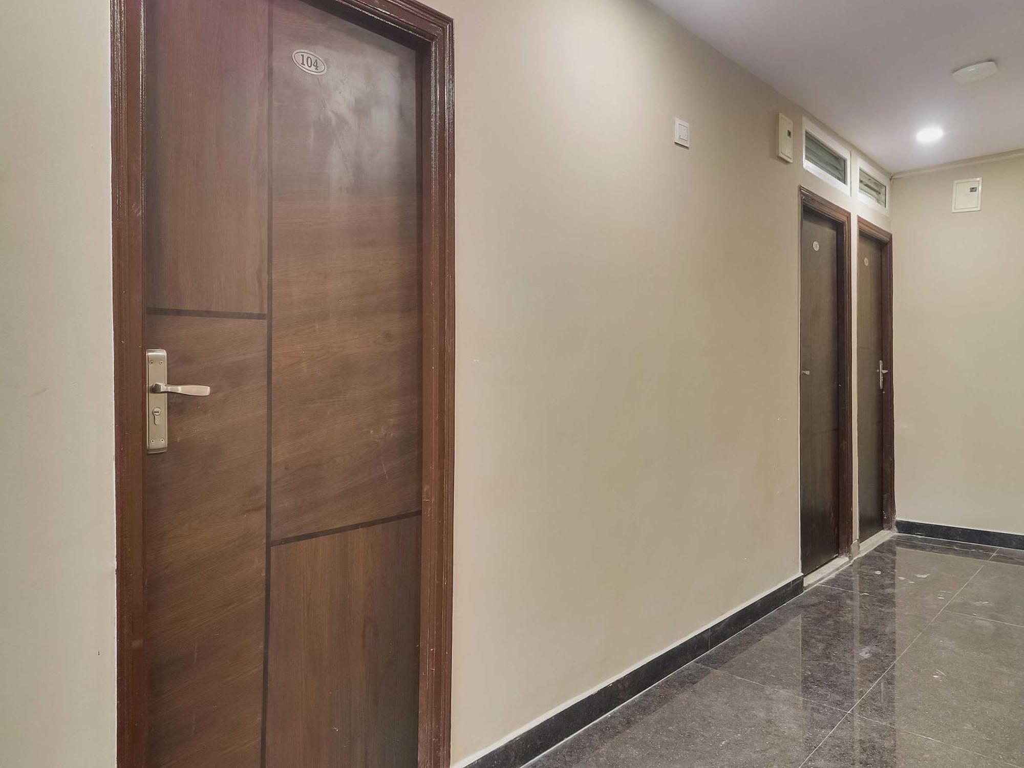 Hotel O Red Stone Hotels Hyderabad Eksteriør billede