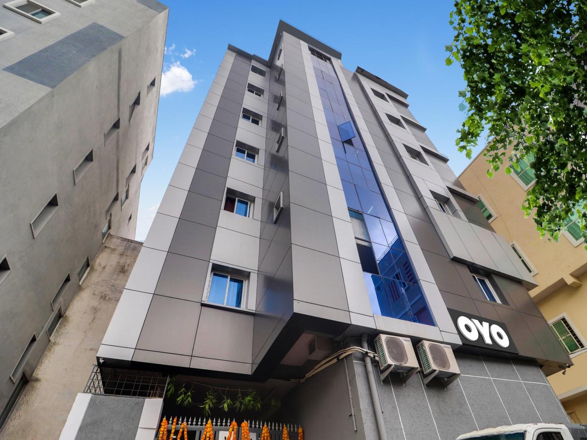 Hotel O Red Stone Hotels Hyderabad Eksteriør billede
